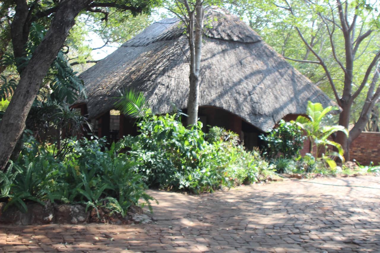 Mosi-Ua-Tunya Lodge Victoria Falls Esterno foto
