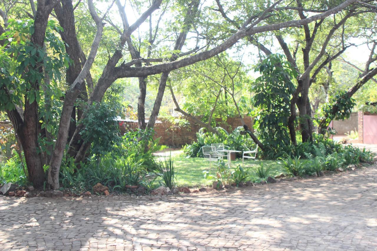 Mosi-Ua-Tunya Lodge Victoria Falls Esterno foto